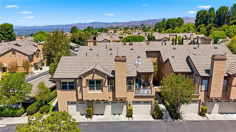 1176 S Country Glen