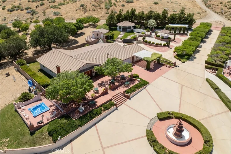 5801 Hacienda Ranch photo 2