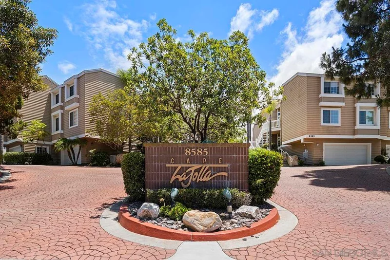8585 Via Mallorca Unit #42, La Jolla, CA 92037