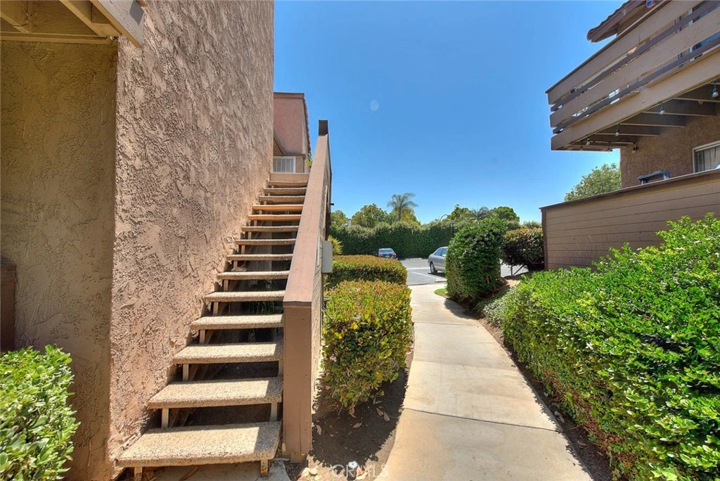 Interior 4