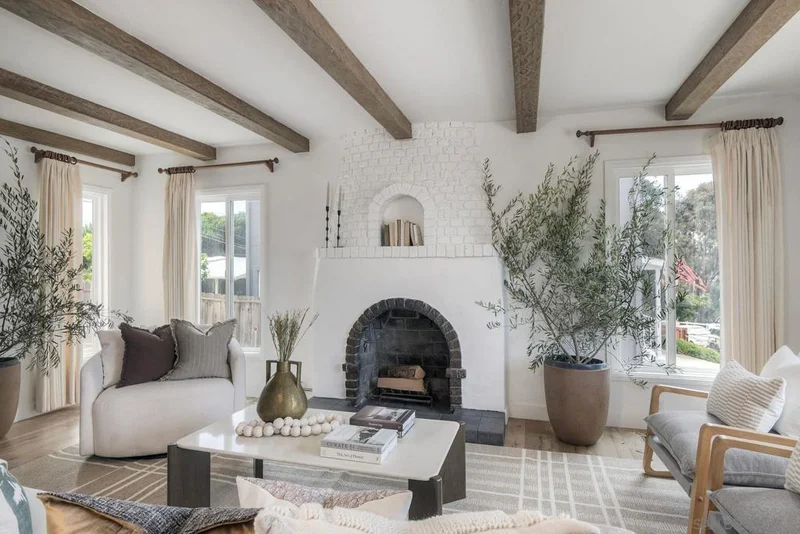 2325 Palermo, San Diego, CA 92106