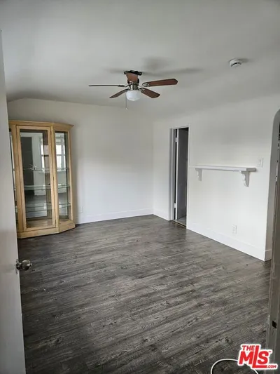 2226 Zoe Avenue B photo 2