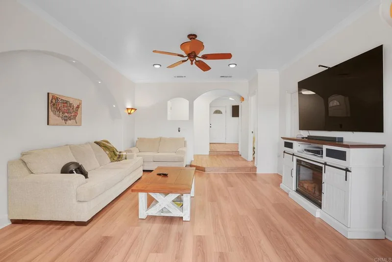 2760 Menlo Avenue, San Diego, CA 92105