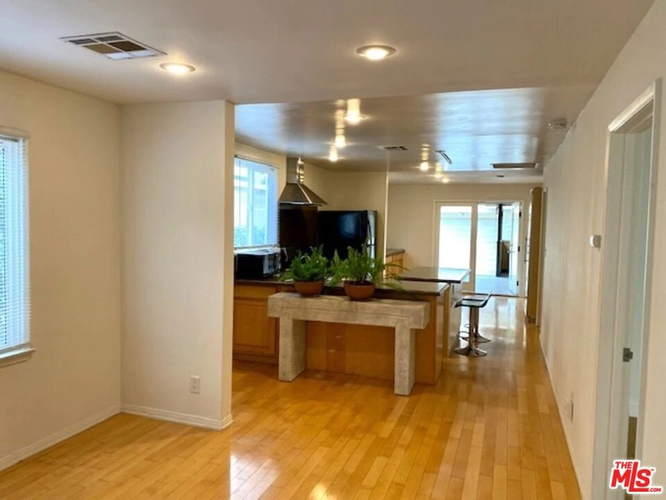 Interior 2