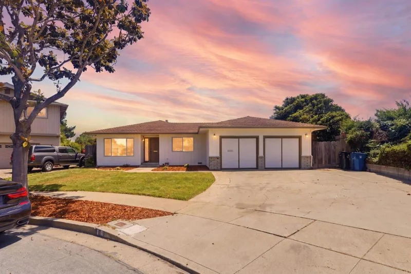 10 Saint Regis Circle, Salinas, CA 93905