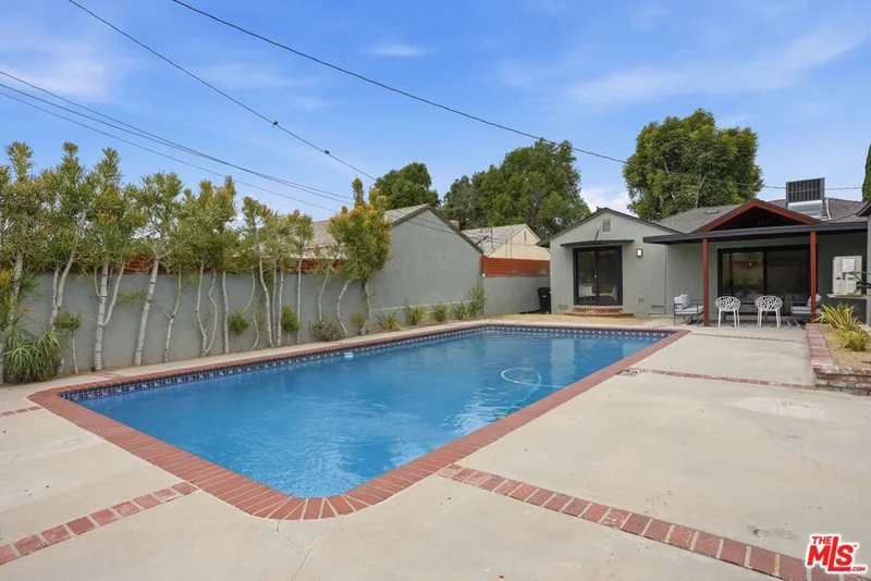Photo 2 of 7530 Gaviota Avenue