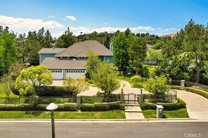 4085 Live Oak Lane