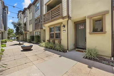 207 Essex Court
