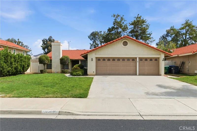 23886 Pine Field