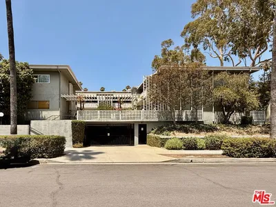 1520 Spruce Street 3
