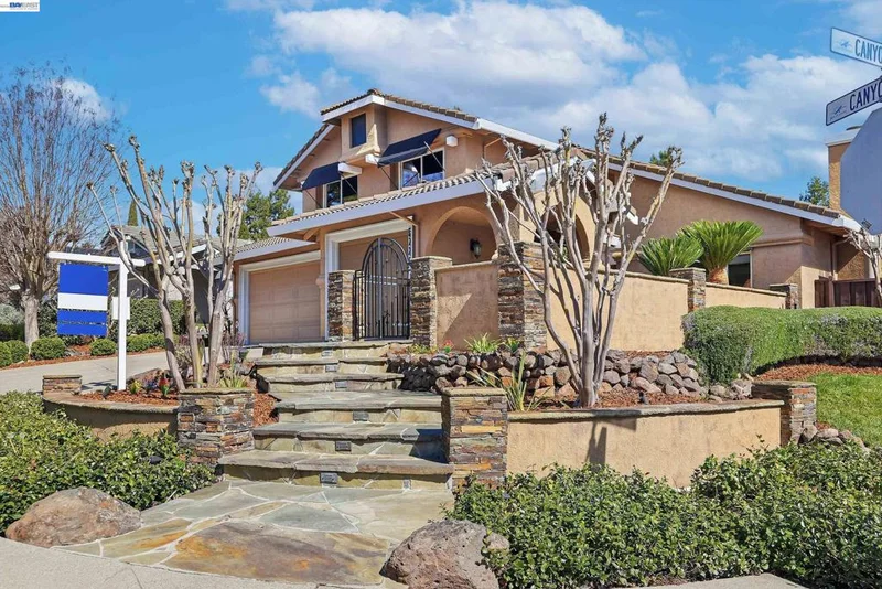 5445 Canyon Crest Dr, San Ramon, CA 94582