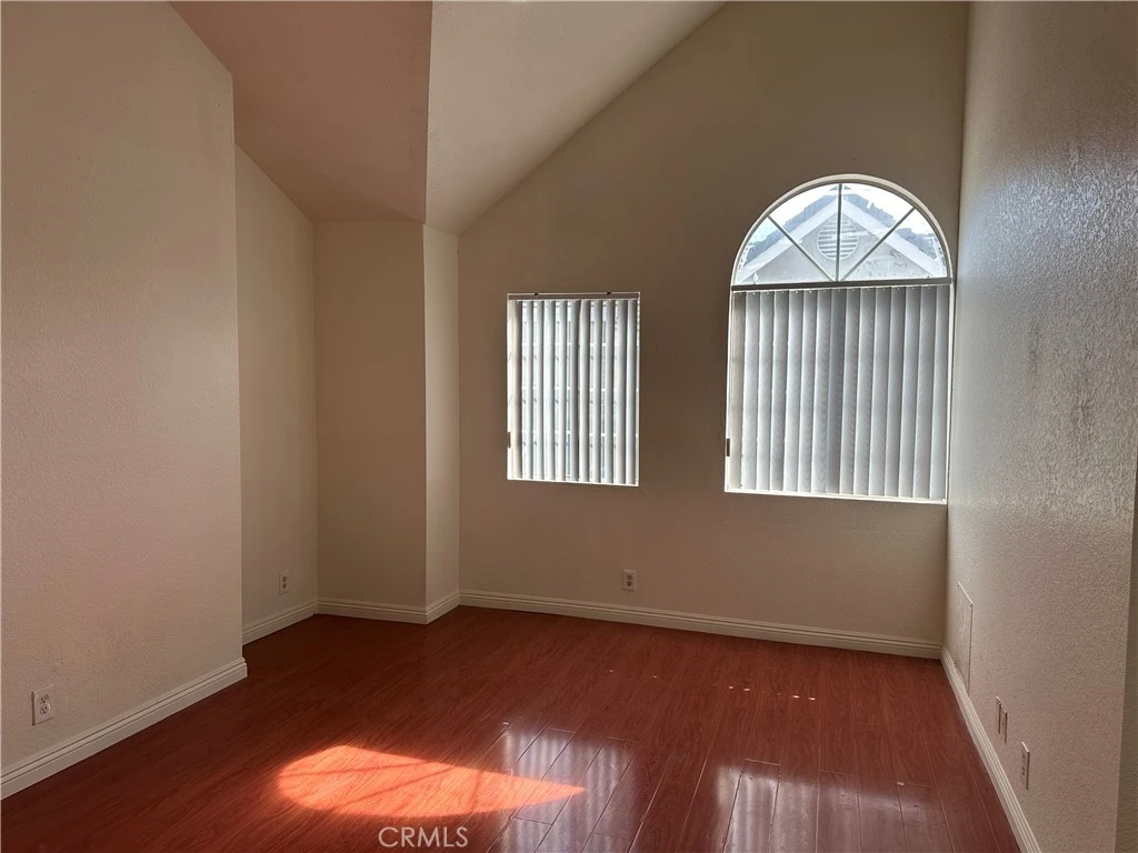 Interior 4
