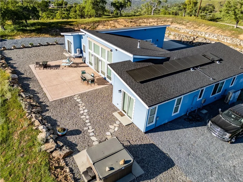 39603 Road 810 photo 2