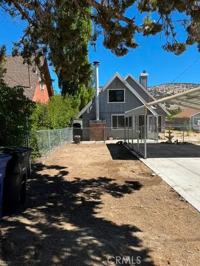 213 E Mountain View