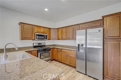 1581 Tustin Avenue photo 2