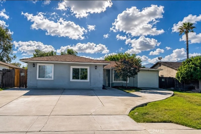5128 Lakewood Drive