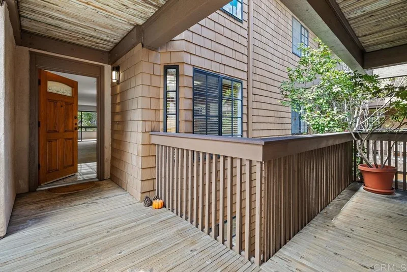 8870 Villa La Jolla Drive 213, La Jolla, CA 92037