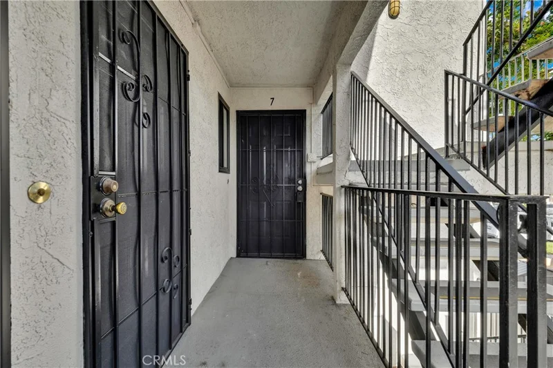 3864 35th Street 7 photo 2
