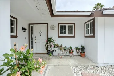 25532 Charlemagne photo 2