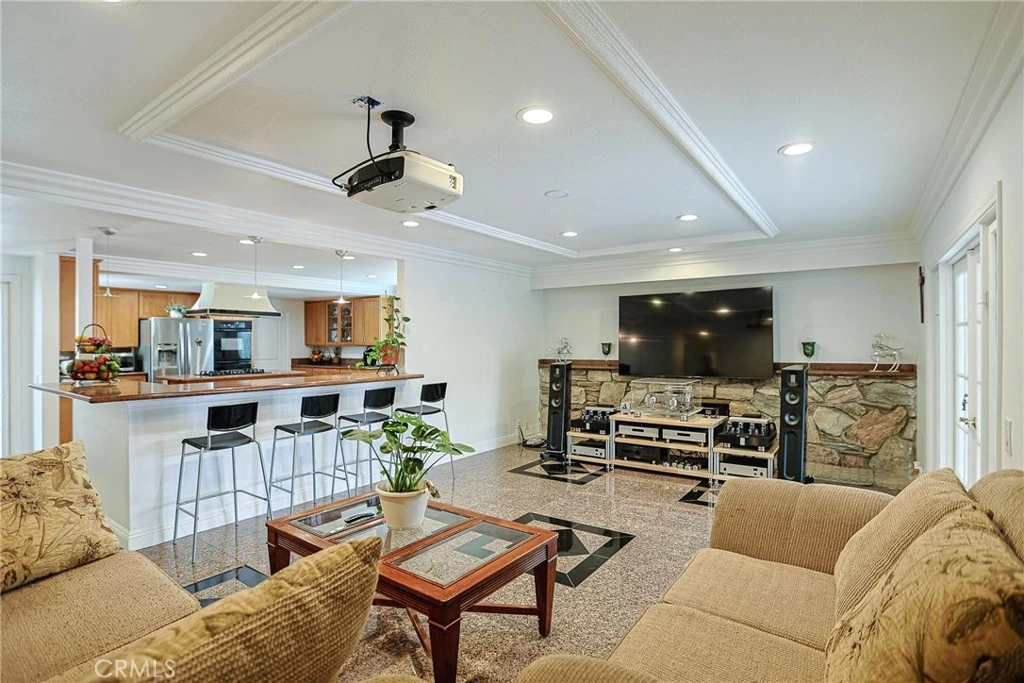 Interior 4