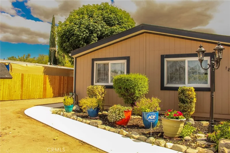 185 Punta Prieta, Perris, CA 92571