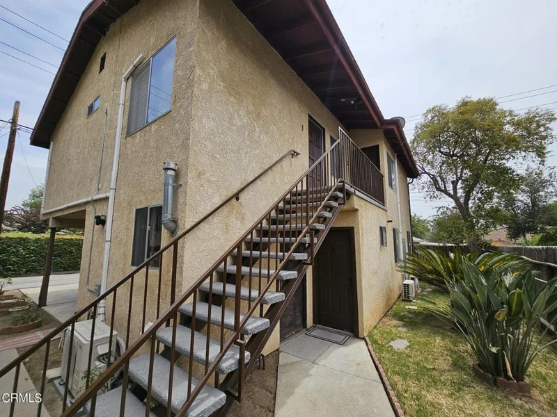 1980 E Villa Street 1