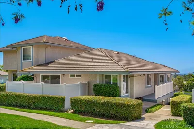 2377 Sommerset Dr photo 2