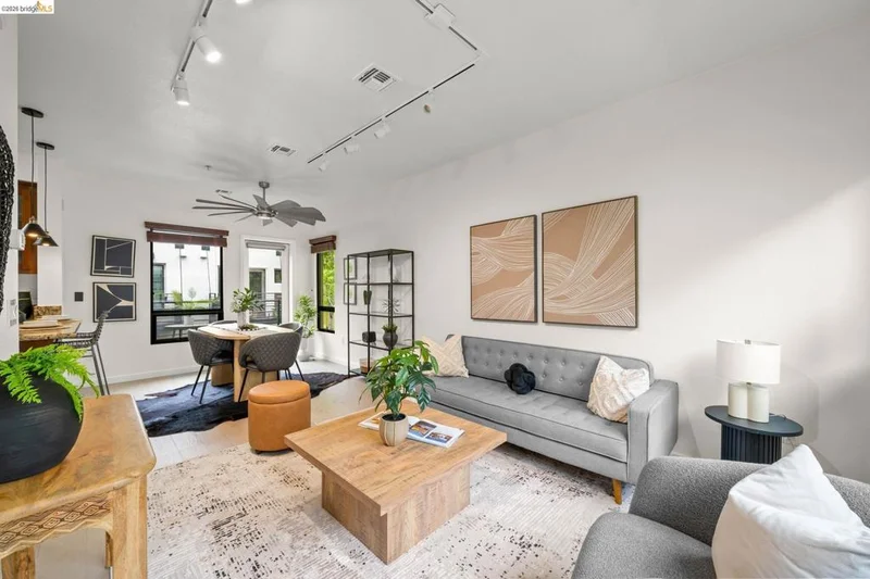903 Zephyr Dr
