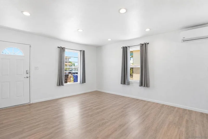 1071 1069 Madison Ave photo 2