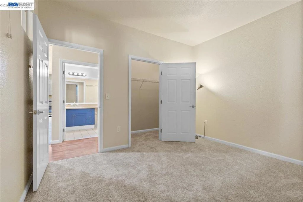 Interior 4