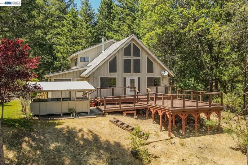 891 Salt Flat Rd