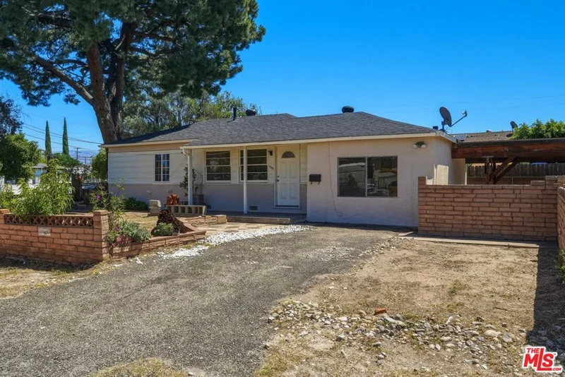 7922 Radford Avenue, North Hollywood, CA 91605