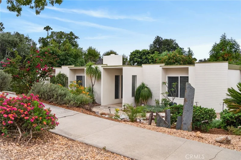 1184 Lyndhurst, Riverside, CA 92507