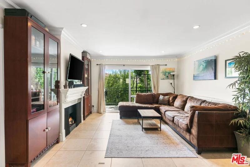 6481 Kanan Dume Road photo 2