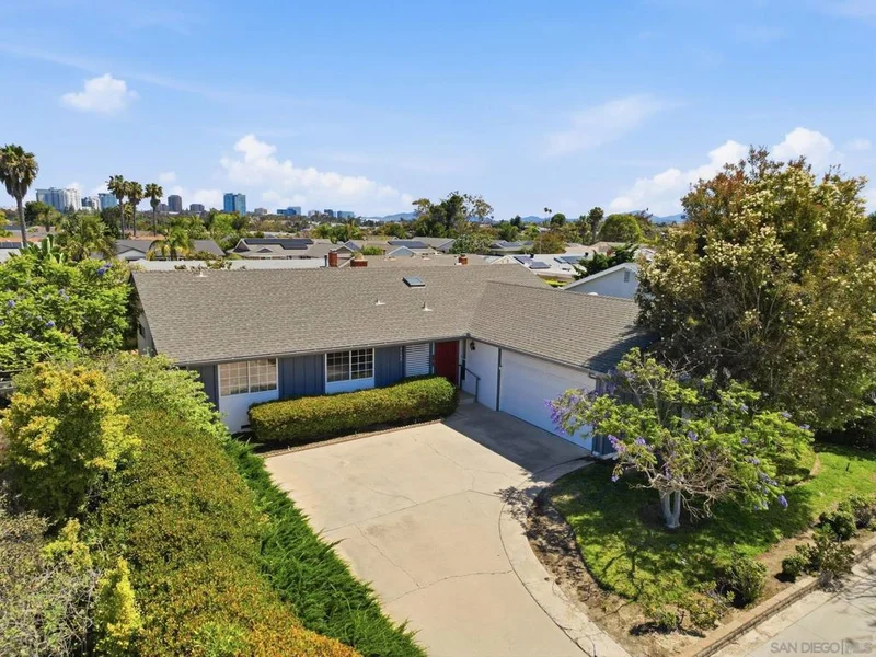3152 Governor Drive