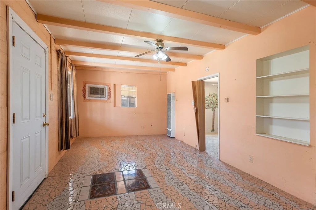 Interior 4