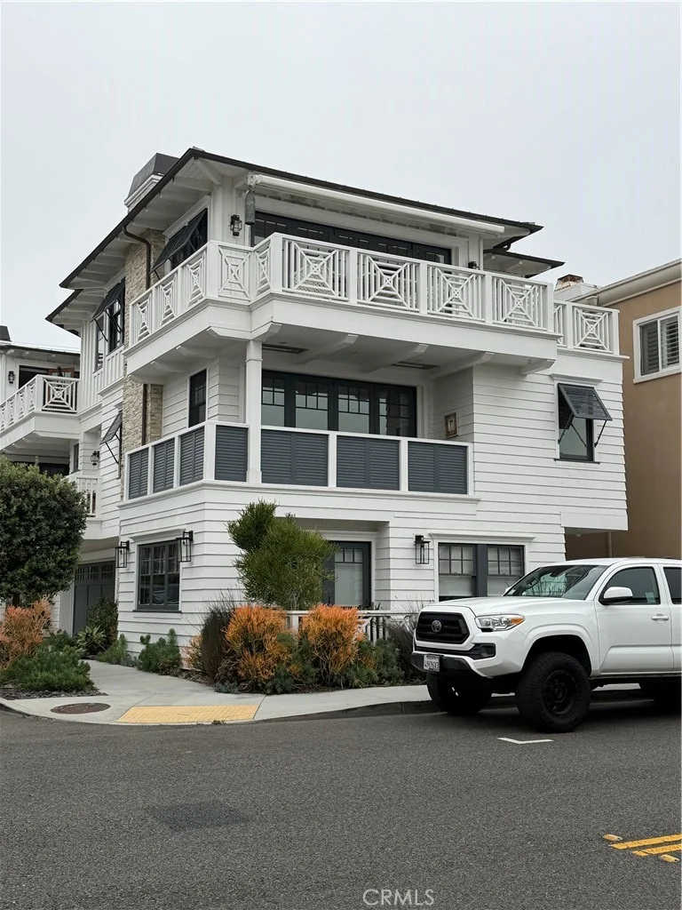 300 7th, Manhattan Beach, CA 90266