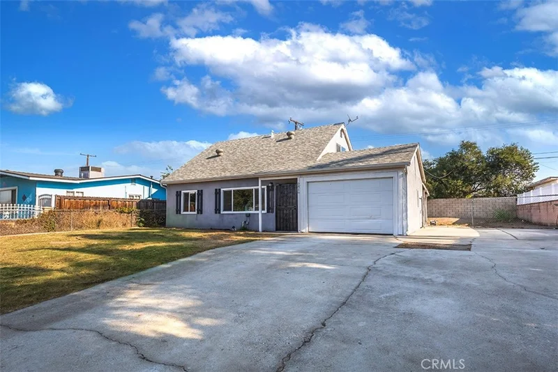2416 Stanford Avenue photo 2