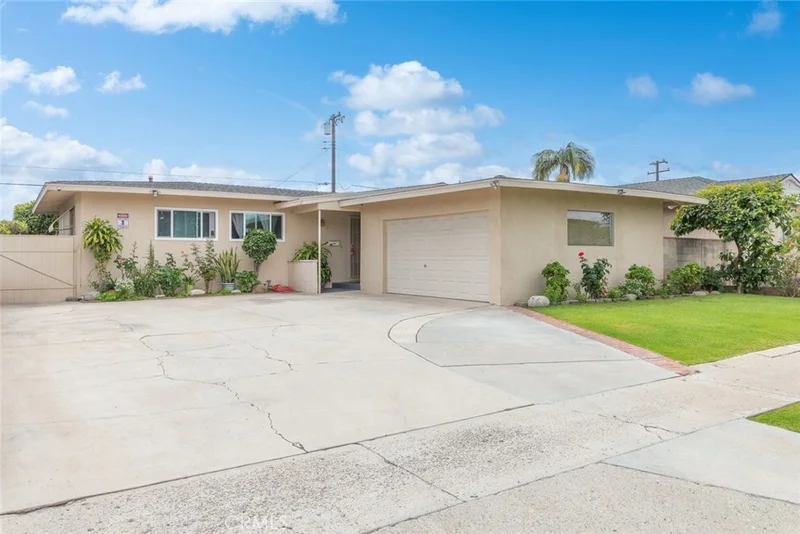 300 Buena Vista Avenue, La Habra, CA 90631