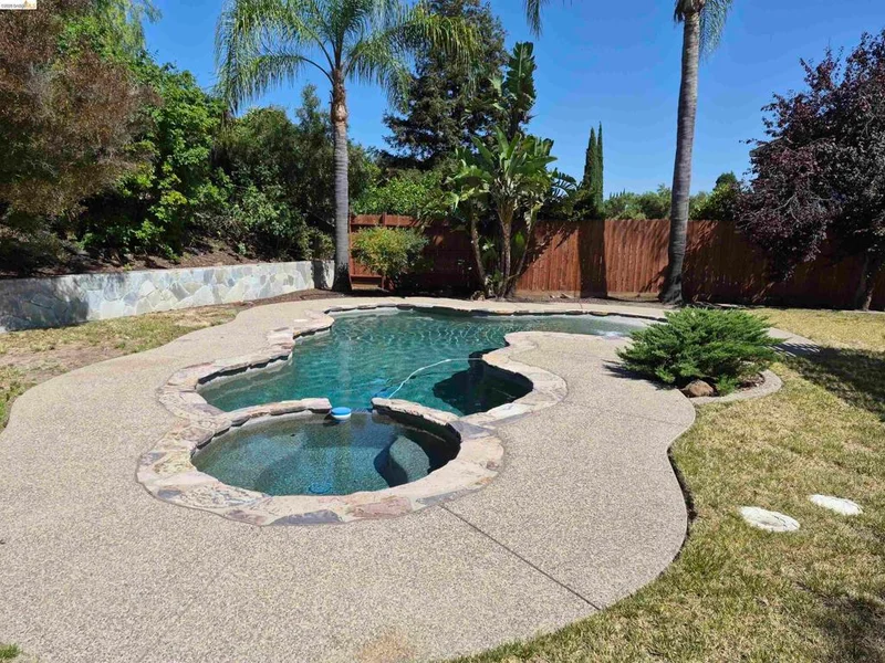 4016 Caldera Way photo 2