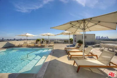 838 N Doheny Drive PHC