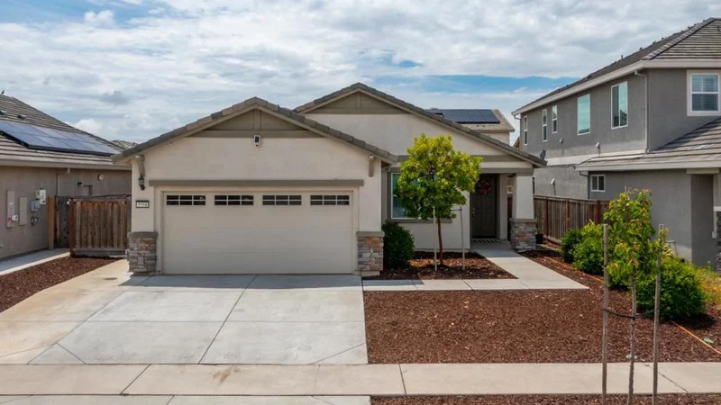 9584 Del Seis Drive photo 2