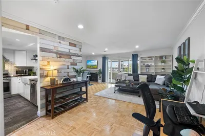 1117 Rosecrans Avenue 15A photo 2