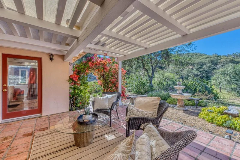 328 San Benancio Road photo 2