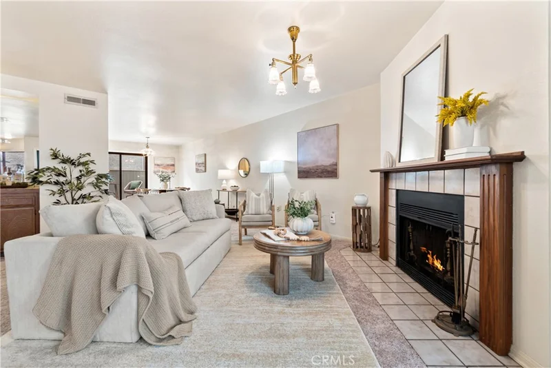 2601 E 19th Street 12, Signal Hill, CA 90755