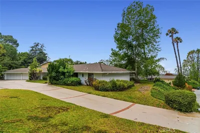 975 Valley Vista Drive photo 2