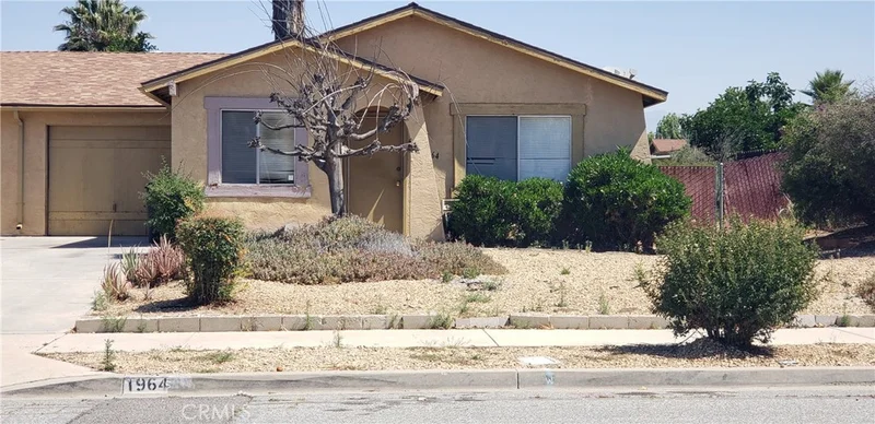 1964 W OAKLAND AVENUE