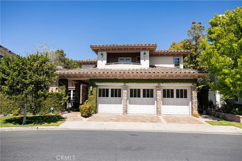 32 Gleneagles Drive