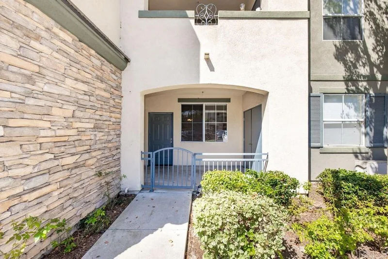 1338 Nicolette Avenue 1011 photo 2