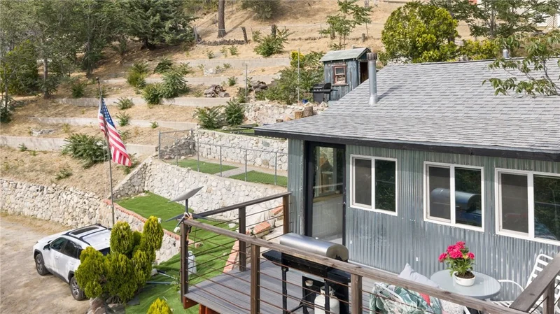 17601 Lone Pine, Lake Hughes, CA 93532